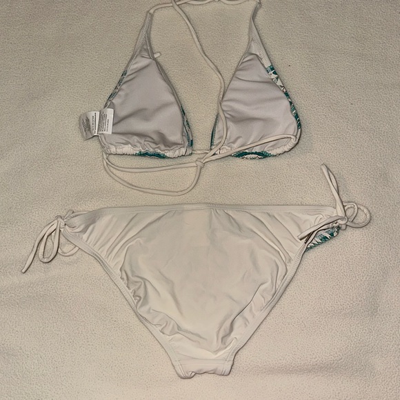 Perry Ellis Triangle Bikini - Picture 3 of 4